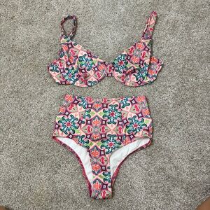 ASOS fuller-bust bikini set in Mosaic tile pattern / top size: 30g/h